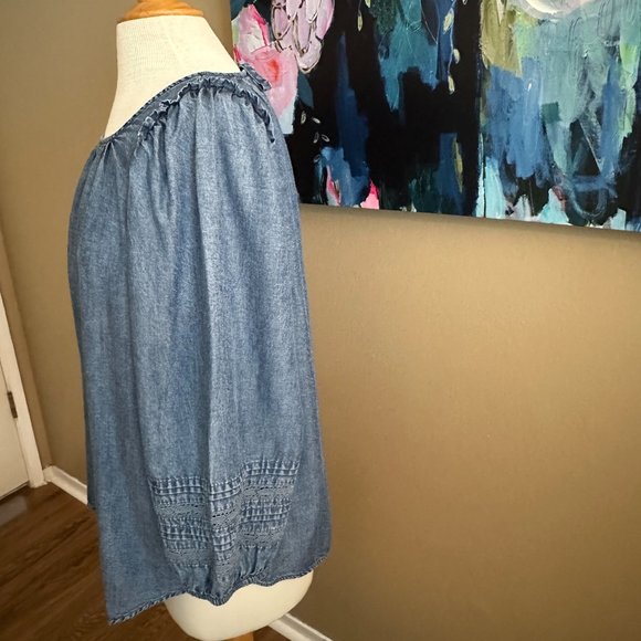 Lauren Conrad Blue Chambray Acid Wash Long Sleeve Ruffle Pullover Size Large - Picture 2 of 10